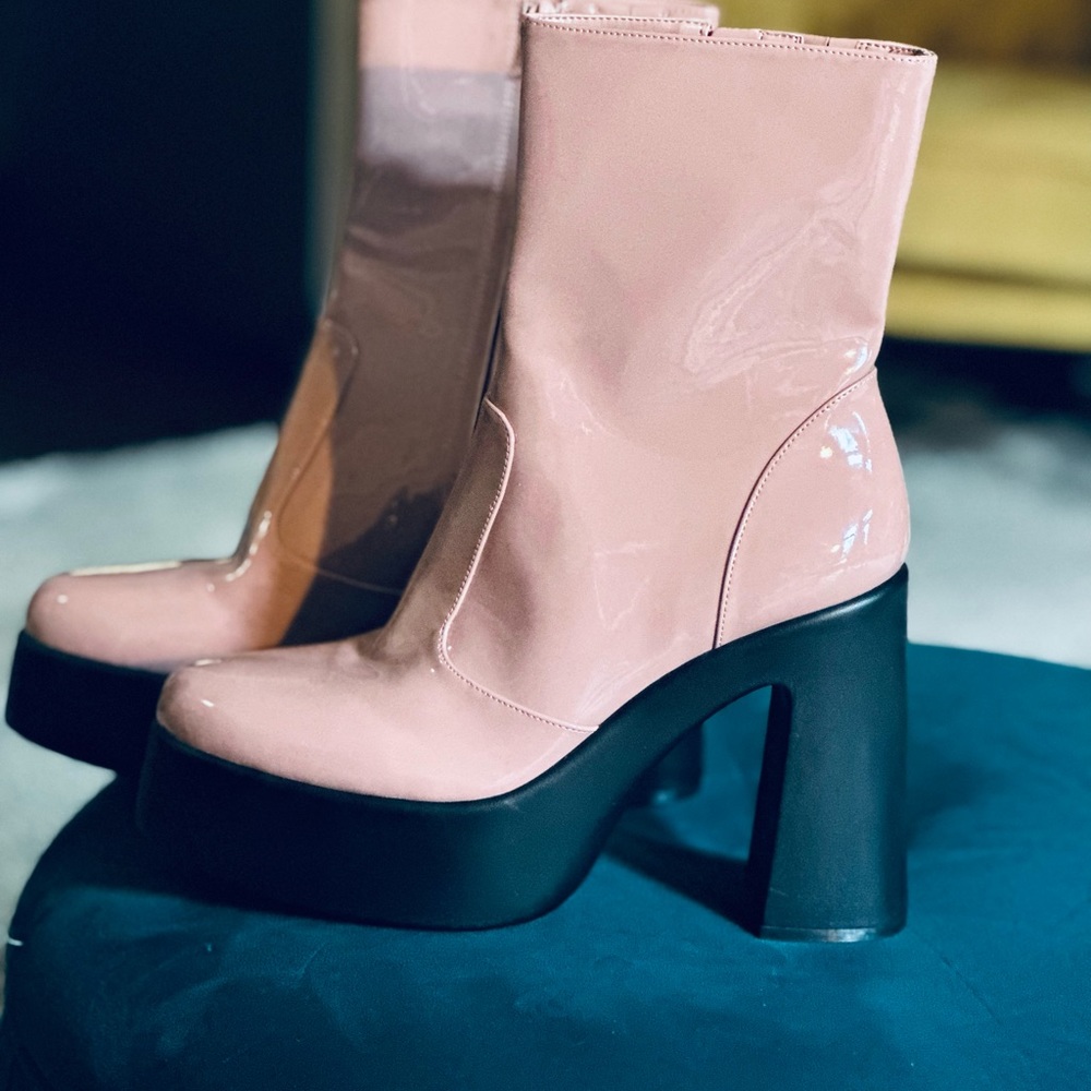 Brand New Gianni Bini Soft Pink Chunky Heel Boots!